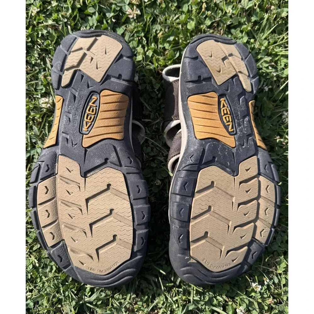 KEEN Newport H2 Shoes Mens Size 9.5 Brown Waterproof Hiking Sandals Closed Toe